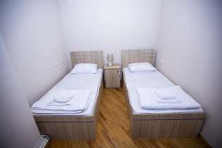 Хостелы Sweet Sleep hostel Ереван Двухместный номер с 2 отдельными кроватями-7