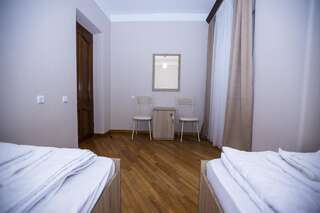 Хостелы Sweet Sleep hostel Ереван Двухместный номер с 2 отдельными кроватями-9