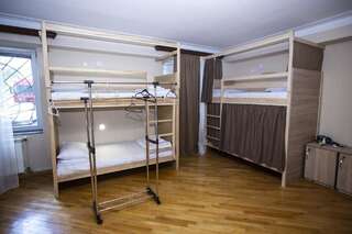 Хостелы Sweet Sleep hostel Ереван Кровать в общем номере для мужчин и женщин с 10 кроватями-7