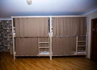 Хостелы Sweet Sleep hostel Ереван Кровать в общем номере для мужчин и женщин с 10 кроватями-13